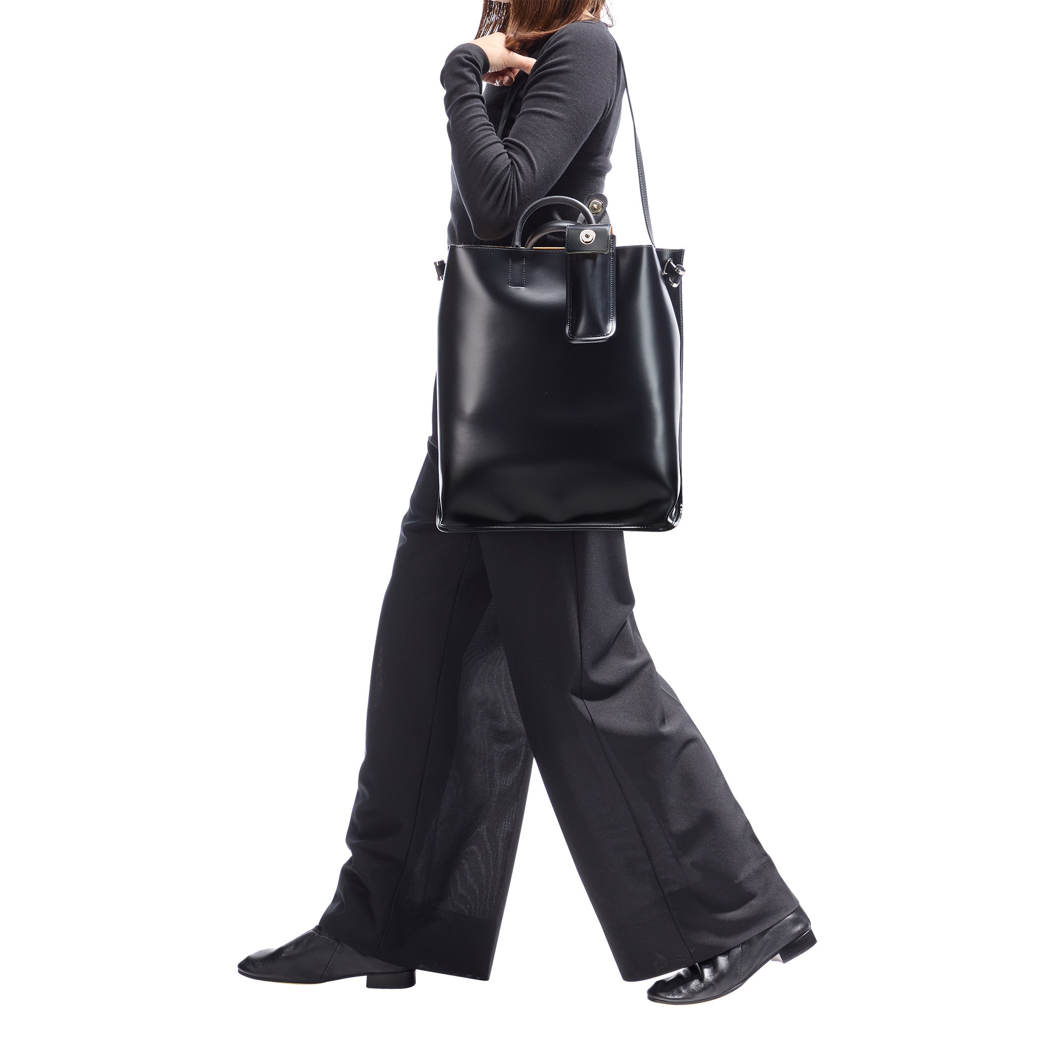 SULA カズタ　Curve leather bag n.SSign SULA カズタ Curve leather bag n.SSign 2026年最新SULA カズタの人気