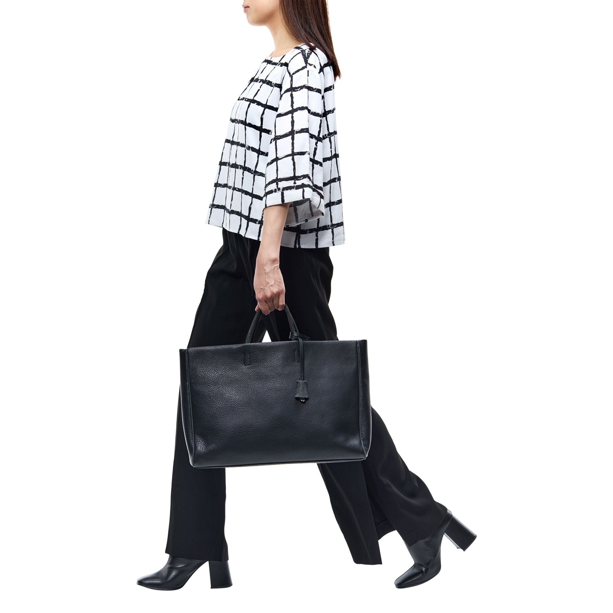 BRIEF TOTE